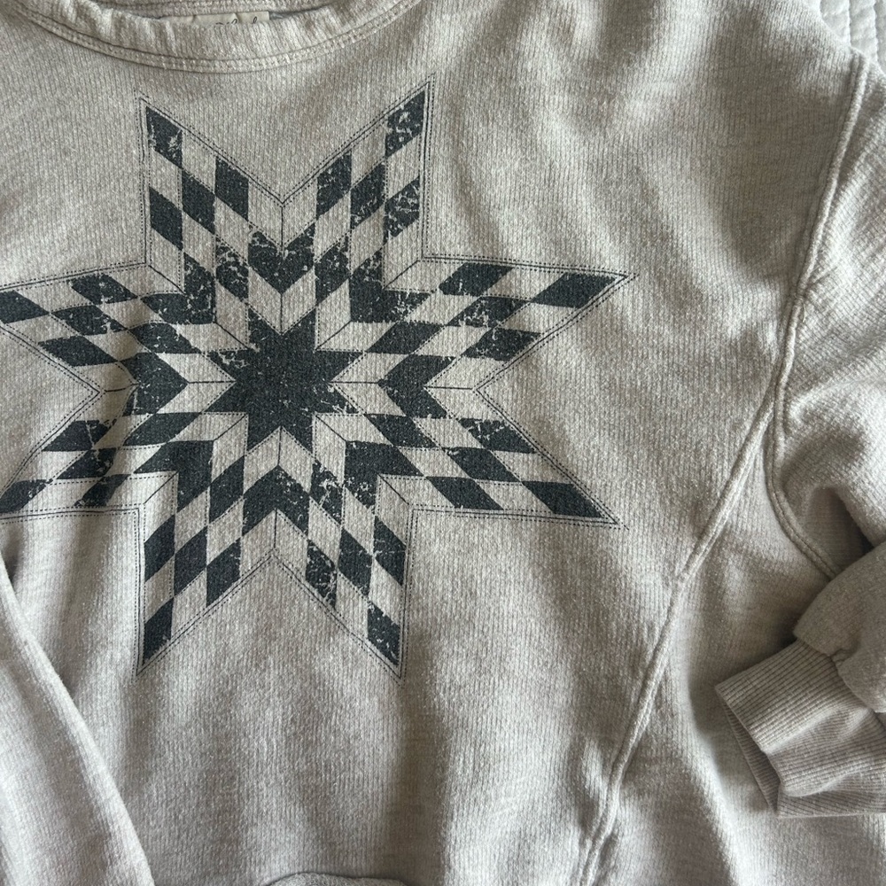 Universal Thread Geometric Patterned Sweatshirt - Picture 2 of 4